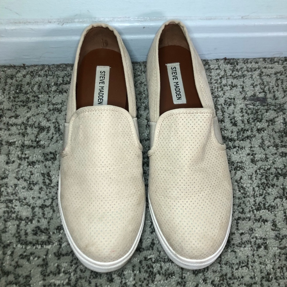 Steve Madden Emo Beige Slip-On Loafers Size 8